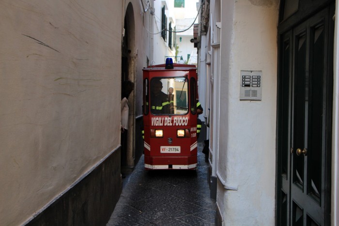 Így közlekednek a milliárdosok kedvenc szigetén 11