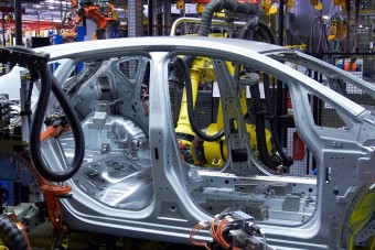 Újabb botrány: selejtes fémből készültek autók, repülők