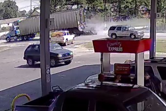 Úgy látszik, ezt is túl lehet élni, csak baromi nagy mázli kell hozzá