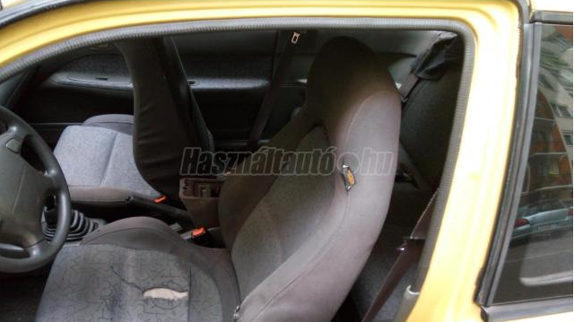 Nem sütőolaj van a motorban, és csirkét is csak egyszer szállítottak benne 3