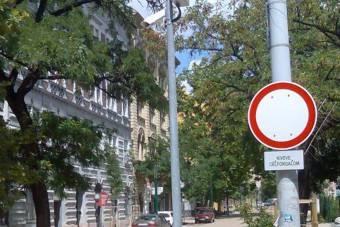 5 furfangos KRESZ-kérdés, lássuk, tudod-e mindre a választ