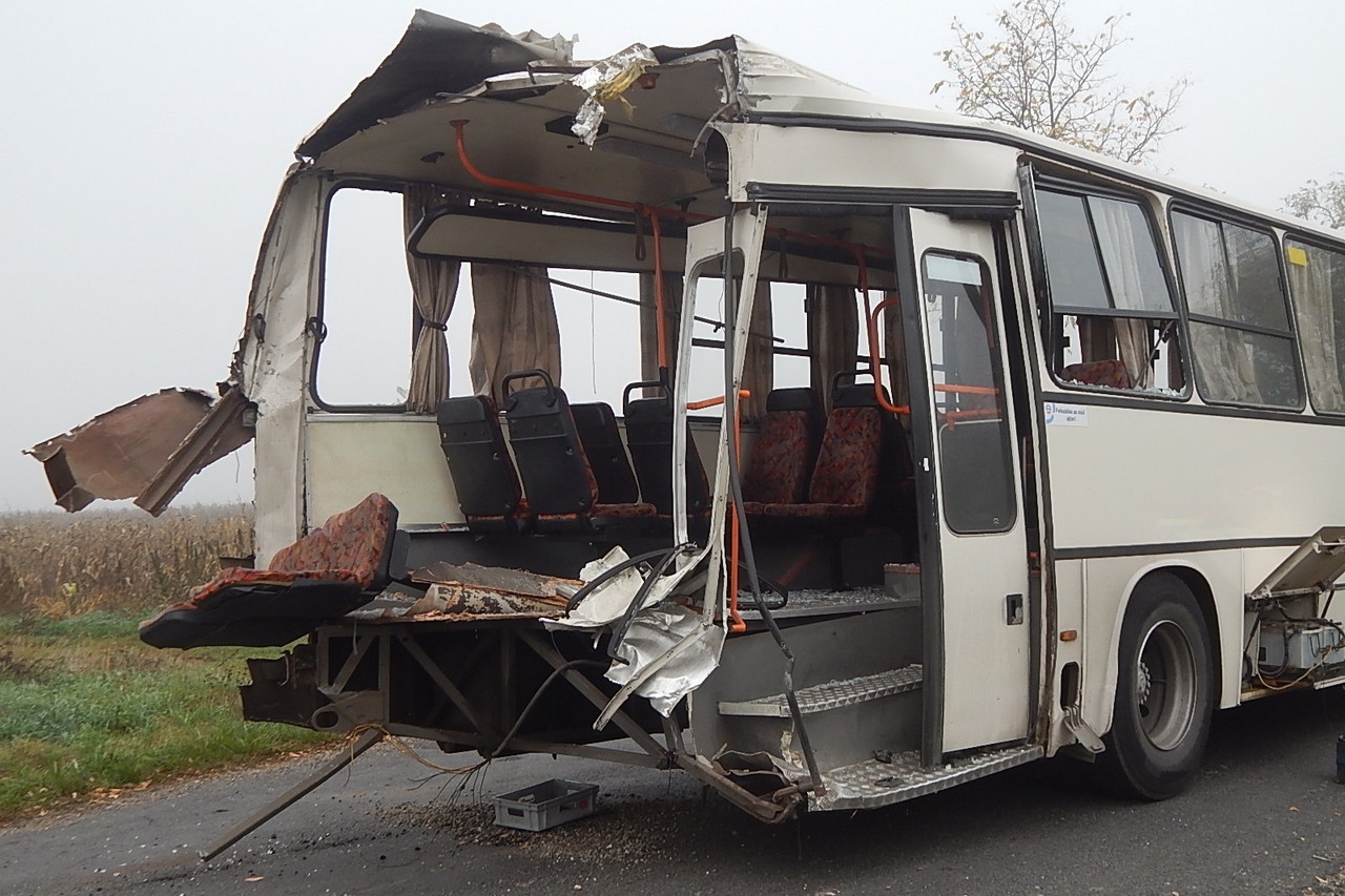 Fotókon a kónyai buszbaleset 5