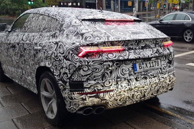 Ez már az igazi! Forgalomban dübörög a Lamborghini Urus 1