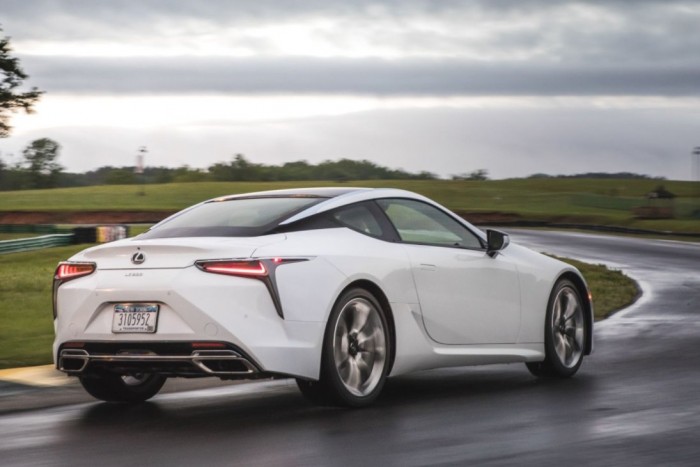 Kőkemény sportautókat vert a kecses kupé 3 | Vezess Kőkemény sportautókat vert a kecses kupé 3