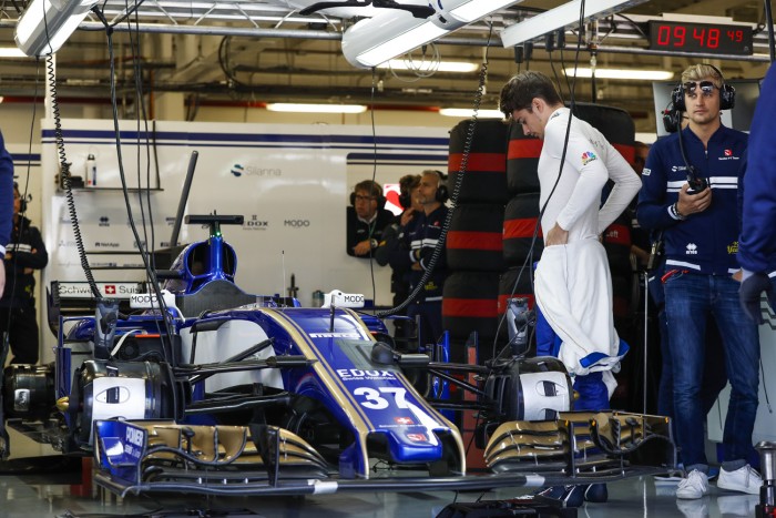 F1: Mexikóban hagytak két pilótát