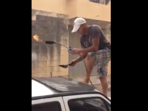 Így lehet napfénytetőt perzselővel javítani