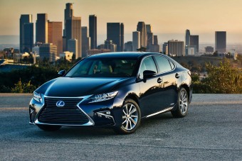 30 év után Európába érkezhet a Lexus ES
