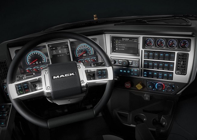 Íme Amerika legújabb aszfaltszaggató csőrőse 3