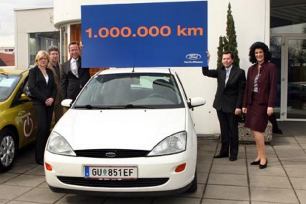 Mitől megy el egy autó 1 millió kilométert? 1 Ebbe az 1999-es Ford Focus-ba 12 év alatt tekerték bele az 1 millió kilométert. Az 1,8-as dízelmotor bontatlan, csupán egy kuplungszettet cseréltek.