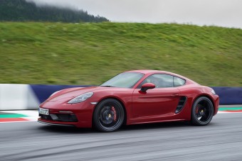 Erősebb, vadabb középmotoros Porsche