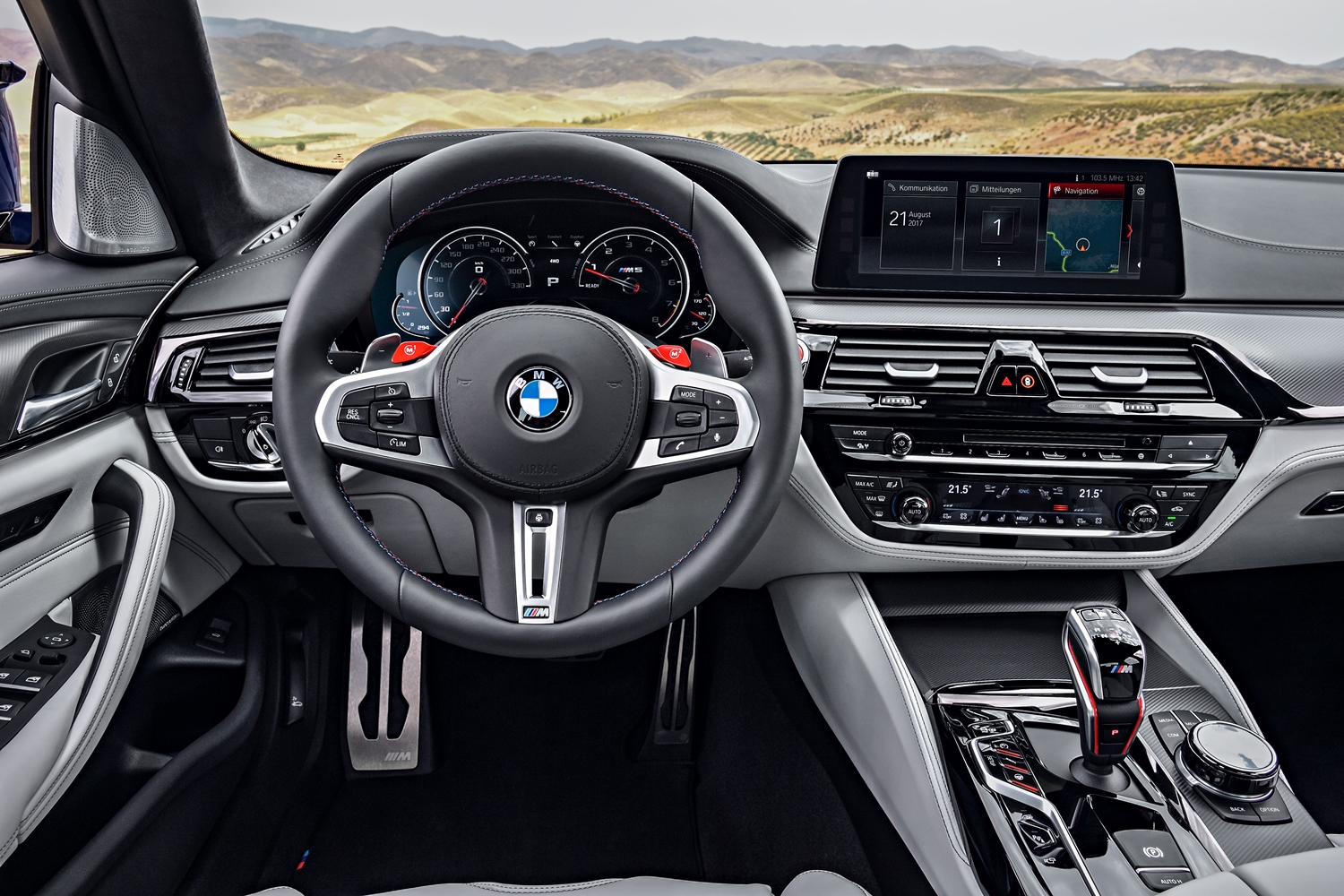 5 tény bizonyítja, hogy a BMW M5-ös motorja nagy szám 6