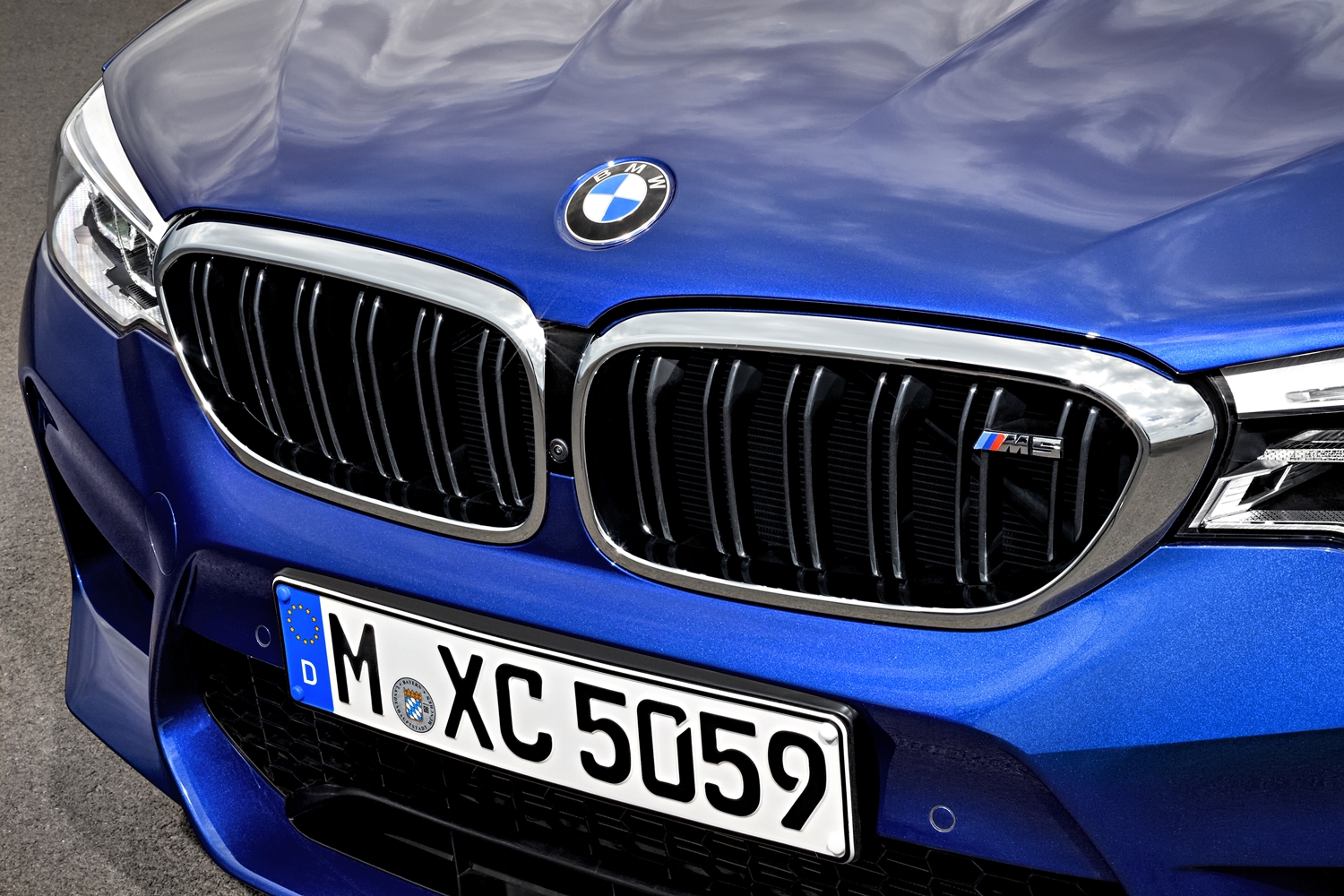 5 tény bizonyítja, hogy a BMW M5-ös motorja nagy szám 3