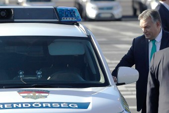 387 vadonatúj rendőrautót kapott ma a rendőrség