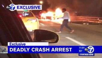 Barátnőjét az égő roncsban hagyva fogott taxit