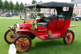 1920-as Ford T-modellt állítanak ki Esztergomban