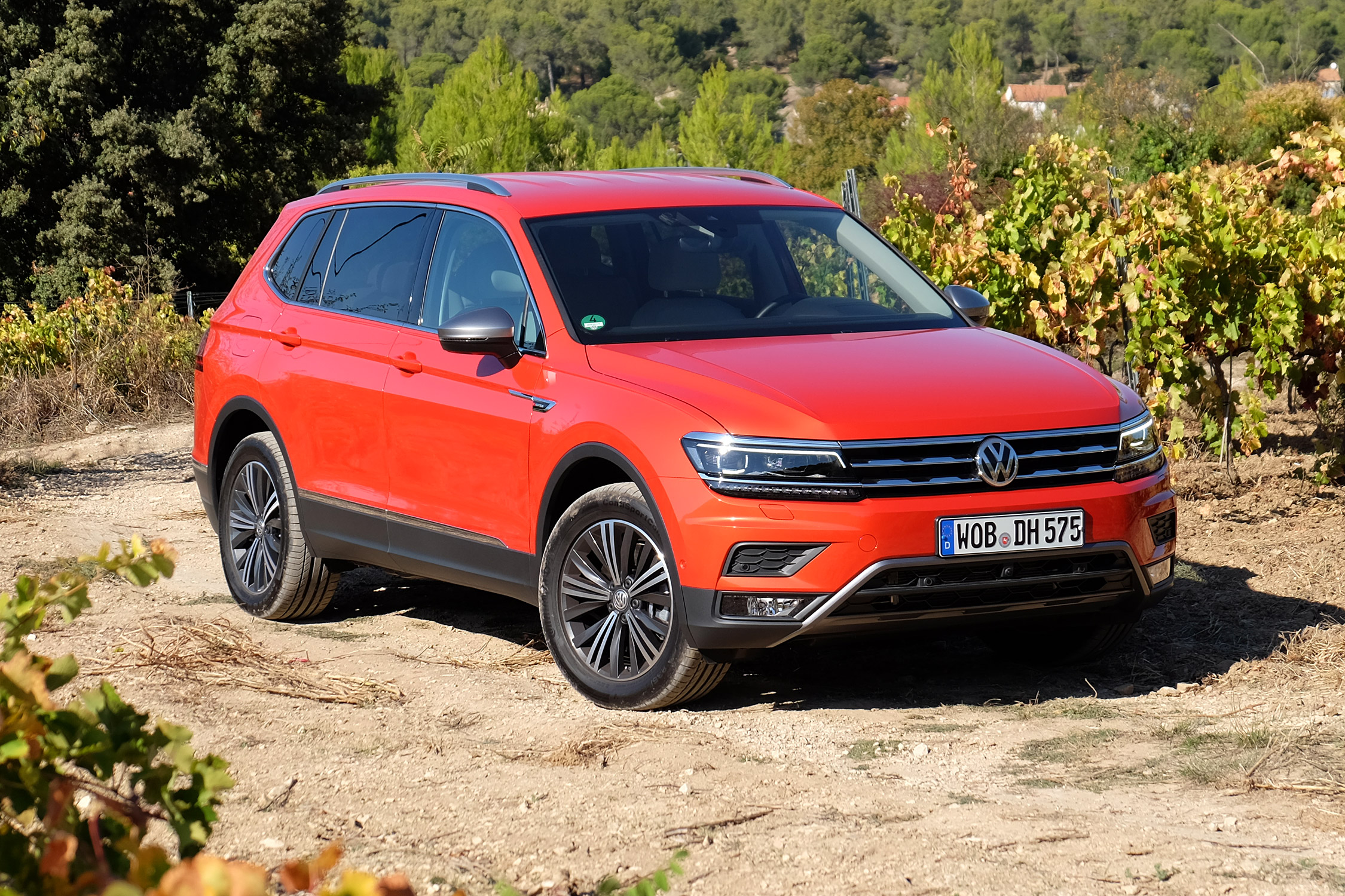 Hét ülés kell, de ciki az egyterű? Itt a megoldás: VW Tiguan Allspace 7