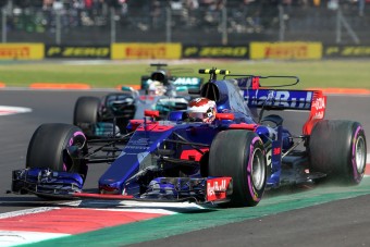F1: A Toro Rosso még nem gondol a motorbüntetésekre
