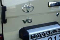 Régen minden jobb volt? Toyota Land Cruiser 108