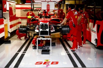 F1: Vettel új autót kap szombatra