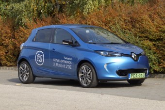 Teszteltük Európa legnépszerűbb elektromos autóját