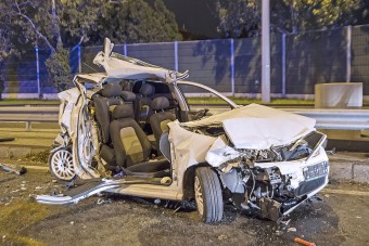 Rommá tört autók az M3-as kivezetőn