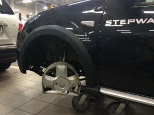 Defekt miatt ment szervizbe egy hölgy, a szerelők eldobták az agyukat