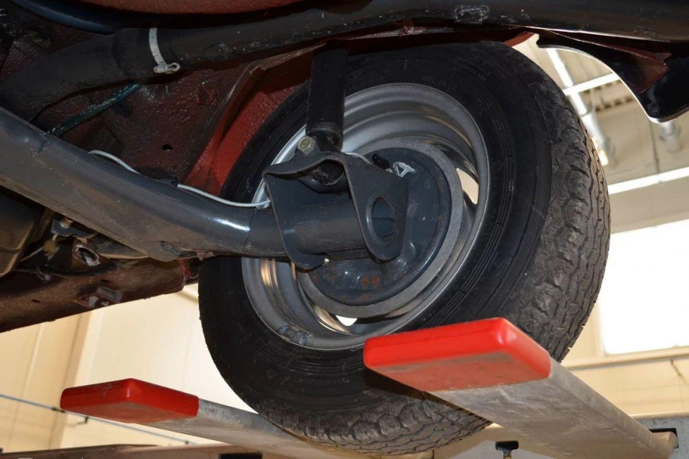 Szédítő áron kínálnak egy 25 éves Ladát, gyári állapotban 8