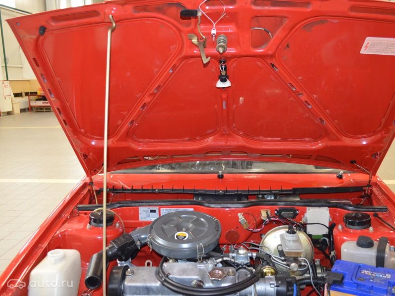 Szédítő áron kínálnak egy 25 éves Ladát, gyári állapotban 12