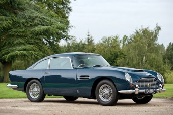 Hírességek autóit adják el, ezekre csaphatsz le