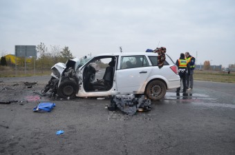 Megrázó fotókon a 6-os úton történt tragédia