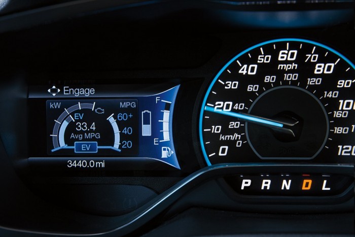 Kinyírta hibrid családi autóját a Ford 11 Kinyírta hibrid családi autóját a Ford 11