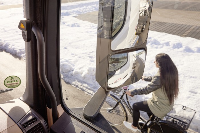 Újabb védelmet kapnak a biciklisek a teherautókkal szemben 1 Újabb védelmet kapnak a biciklisek a teherautókkal szemben 1