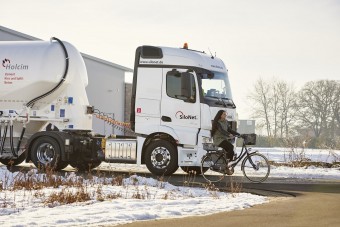 Újabb védelmet kapnak a biciklisek a teherautókkal szemben