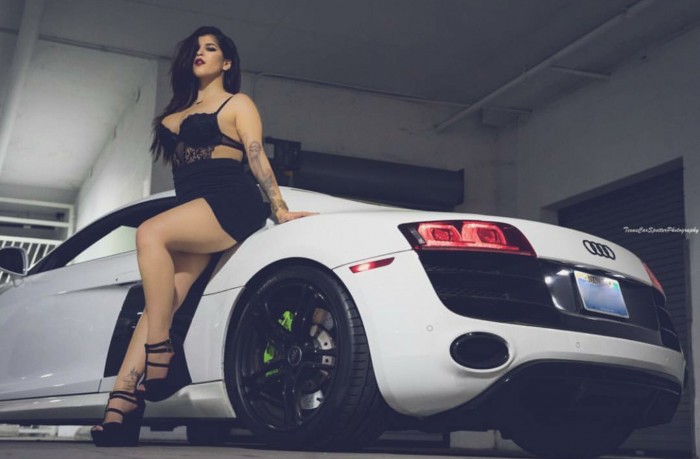 Ívelt karosszériák, mosolygó hölgyek képcsokra 2