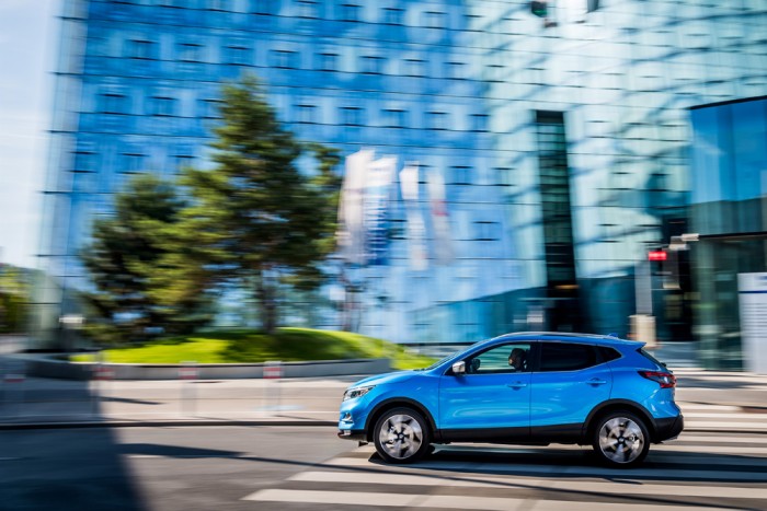 Nissan Qashqai: a továbbfejlesztett prémium crossover (X) 2 | Vezess Nissan Qashqai: a továbbfejlesztett prémium crossover (X) 2