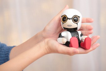 Ne légy magányos karácsonykor, vegyél házi robotot!