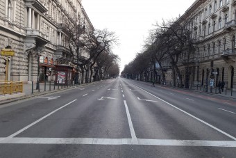 Durva képek, így még nem láttad a Deák teret hétfő reggel