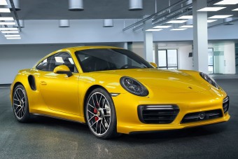Aranyárban mérik a Porsche különleges, sárga fényezését