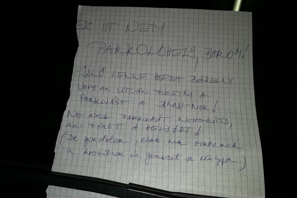 Visszafogott, mégis roppant lényegre törő cetlit kapott egy szemtelen BMW-s 1
