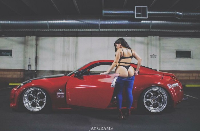 Ívelt karosszériák, mosolygó hölgyek képcsokra 3