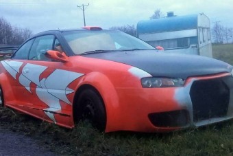 Gyomorforgató tuning áldozata lett ez a Calibra