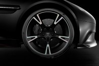 Feketében búcsúzik az Aston Martin Vanquish 14