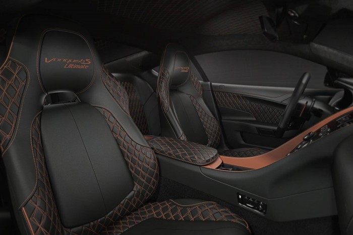 Feketében búcsúzik az Aston Martin Vanquish 6