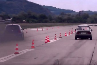 Az öreg Škoda lenyomta a Mustangot és a dementor-Golfot is