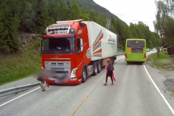 Gyerekek életét mentette meg a kamionos gyors reflexe