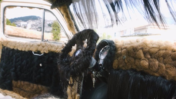 Ha utálod az idegen hajszálakat, ettől az autótól hányingered lesz 2 | Vezess Ha utálod az idegen hajszálakat, ettől az autótól hányingered lesz 2