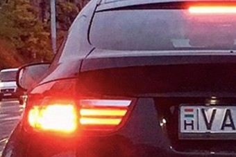 Milyen rendszámot raktak erre a magyar BMW-re? Zseni!