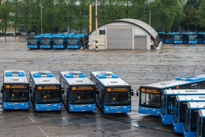 Drámaian visszaesett a buszpiac Magyarországon