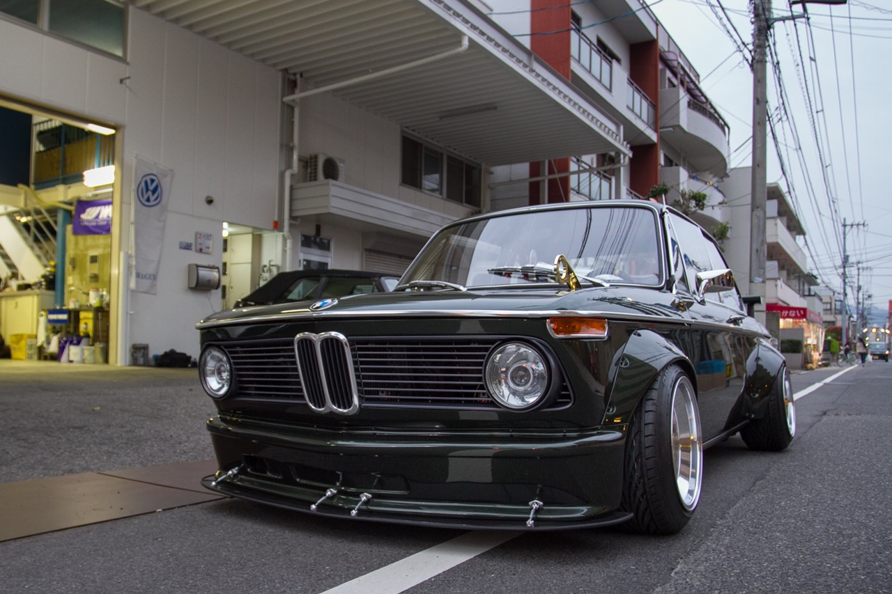 Jól áll a 02-es BMW-nek a japán tuning 8