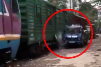 Ezért nem ajánlott vonatsínek mellé parkolni